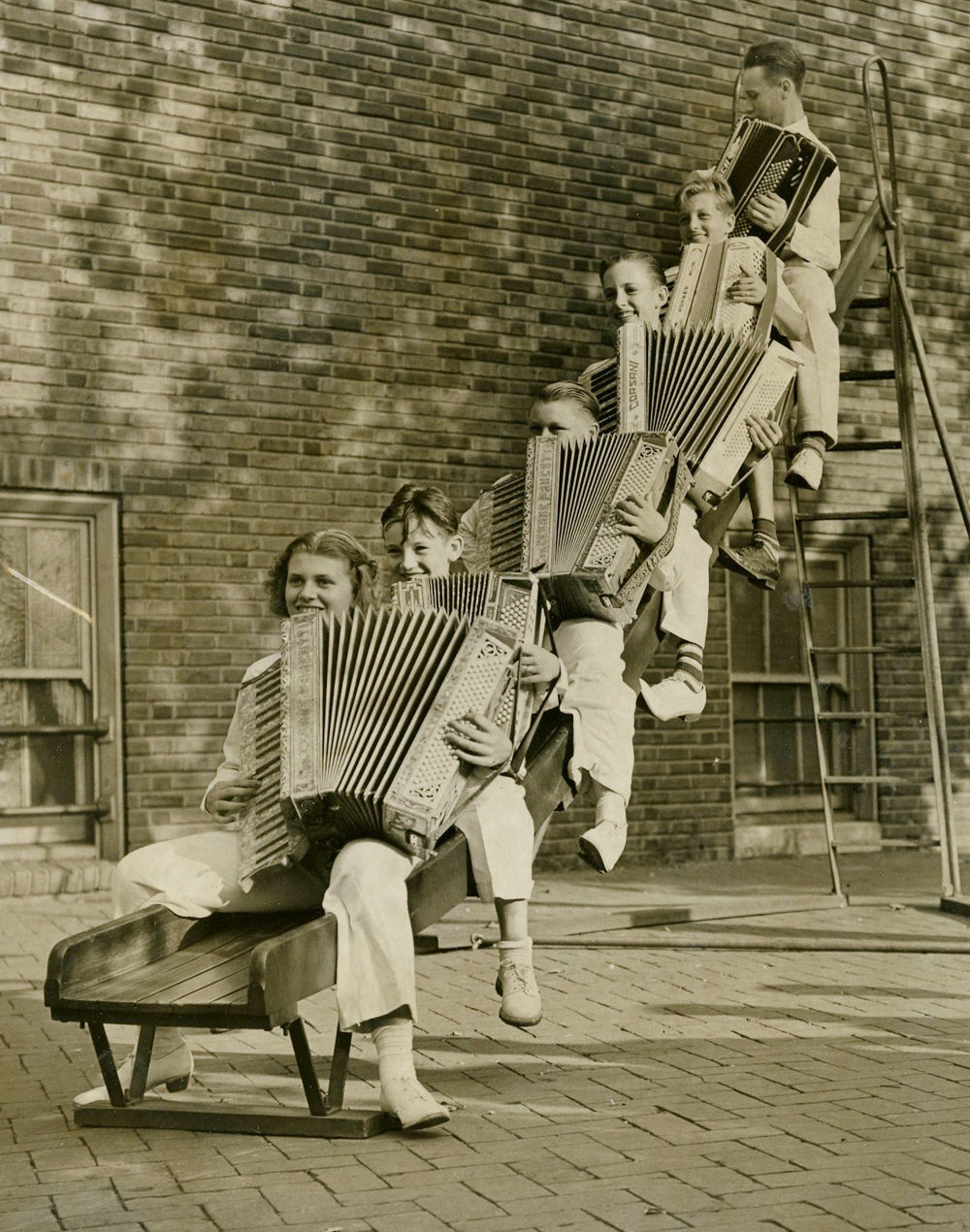 1937: Accordions